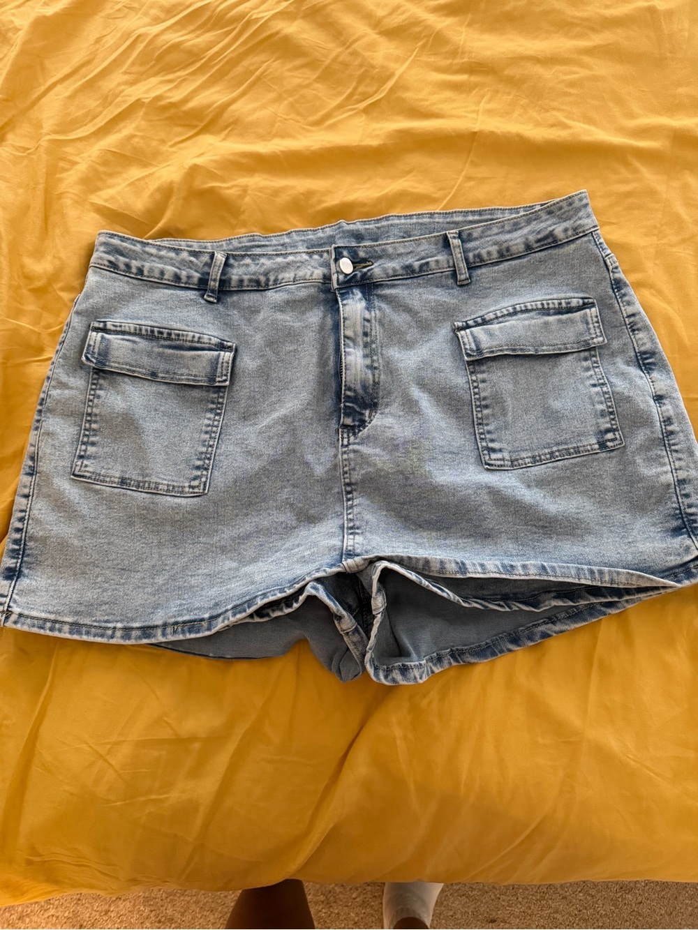 SHEIN Light Blue Denim Patch Pocket Shorts